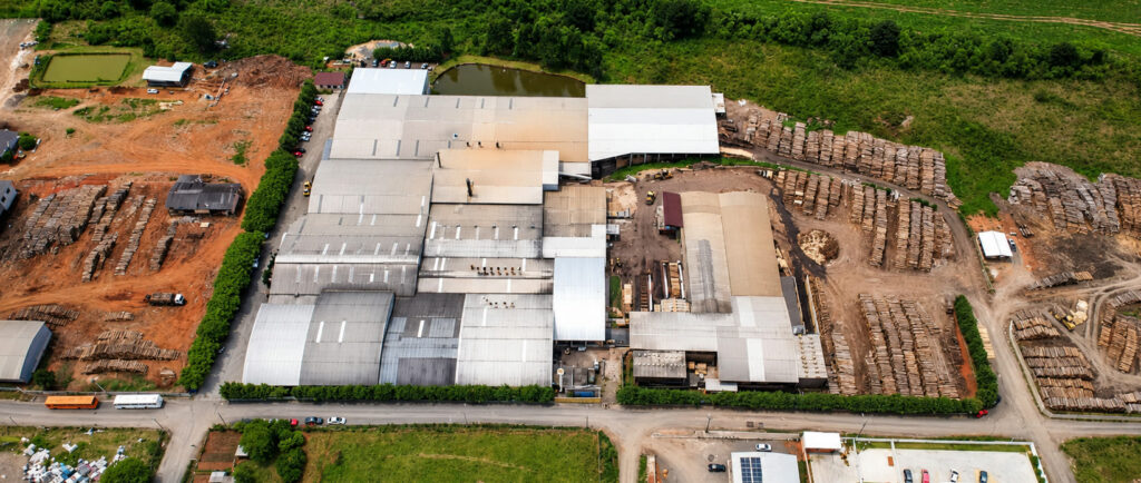 Vista aérea da fábrica da Ecoplac em Imbituva